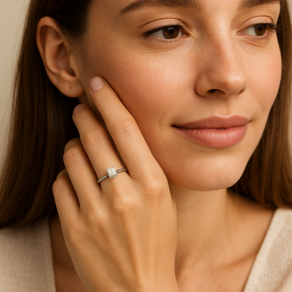 2 Carat Emerald Diamond Ring