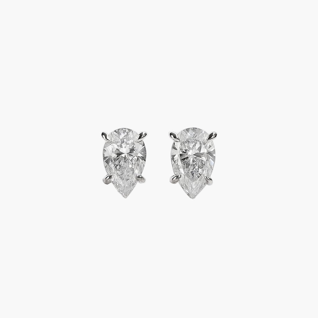 Solitaire Round Shaped Diamond Earring