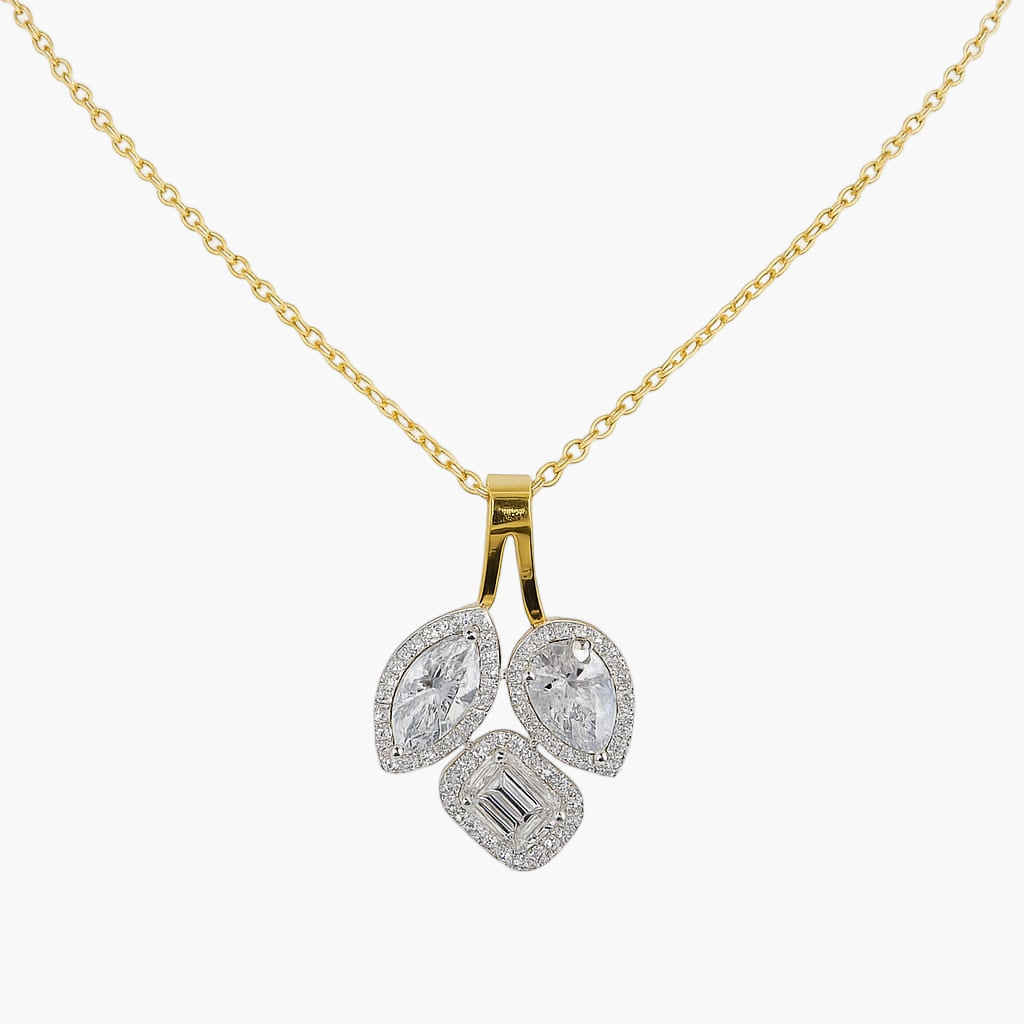 Tres Lumiere Diamond Pendant With Chain